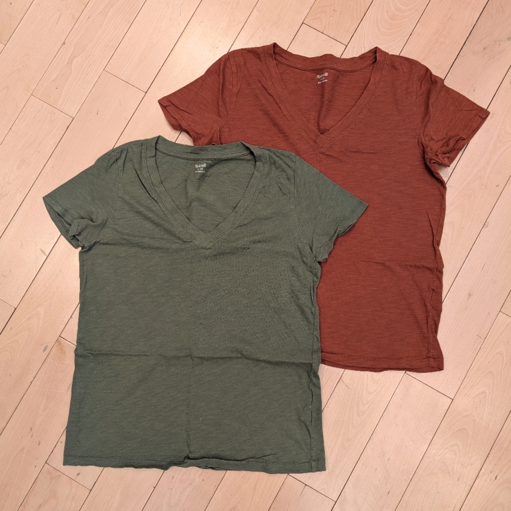 MOVING SALE Set Of 2 Madewell 100% Cotton V Neck Tshirts No Pocket Size XS